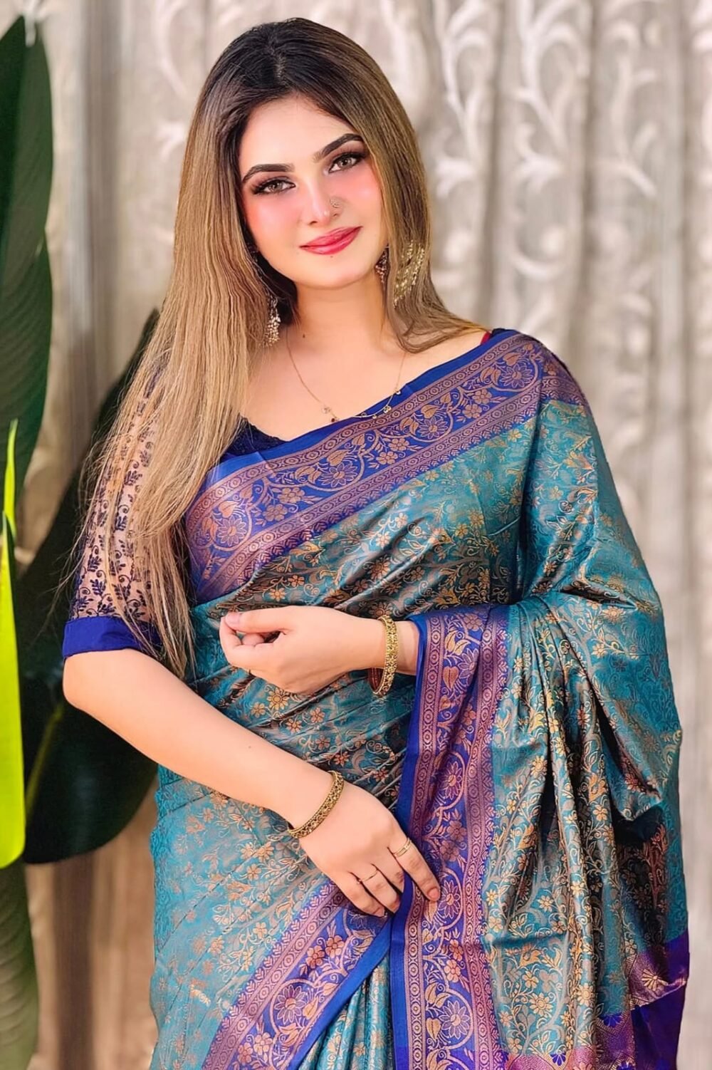 ব্লাউজ পিস সহ প্রিমিয়াম কাঞ্চিপুরম (গাঢ় আকাশি )